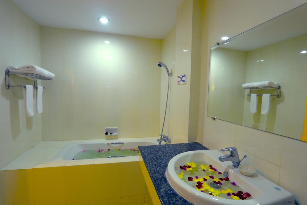 Apex Hotel Naypyidaw Zimmer foto
